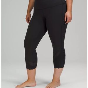 Lululemon Wunder Under Scallop Hem High Rise Crop 23”
